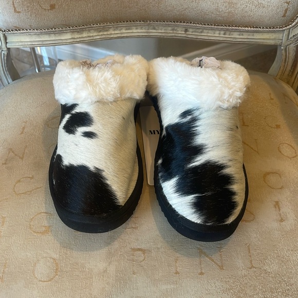 Myra Bag Shoes - MYRA-Alamosa Hair-On Hide Lined Slippers In Black & White